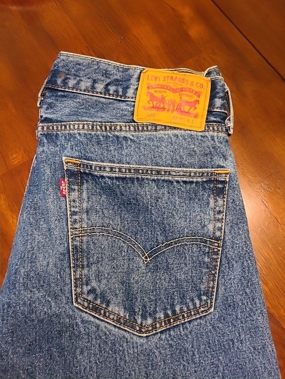 Men's Levis 505 Straight Leg Blue Jeans Sz. 39x29